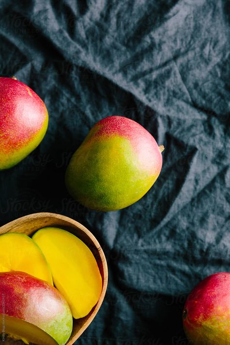 Willy KS Company - Mango on the table